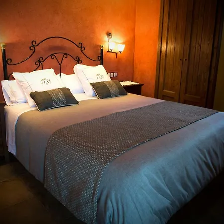 La Casassa De Ribes Aparthotel 3*