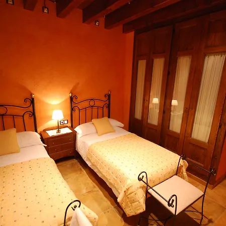 Apartahotel La Casassa De Ribes 3*